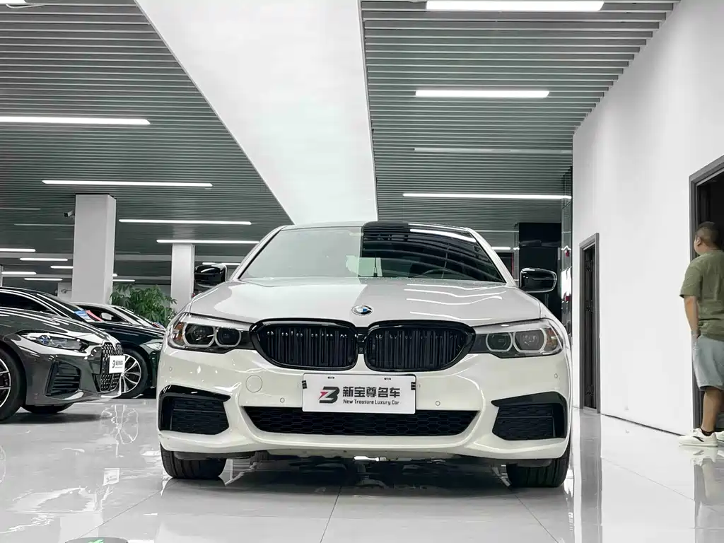 BMW 5 Series — фото 2