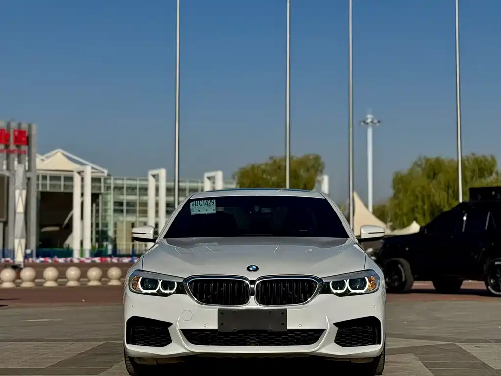 BMW 5 Series — фото 2