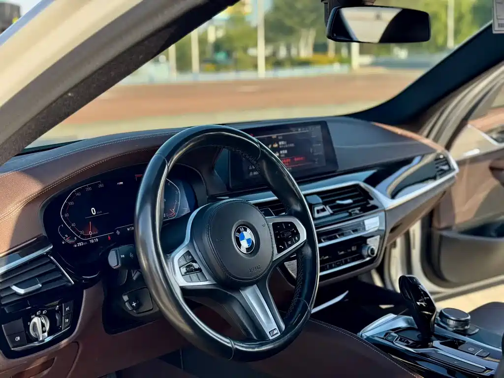 BMW 5 Series — фото 4