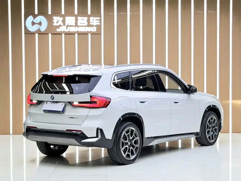 BMW X1 — фото 5