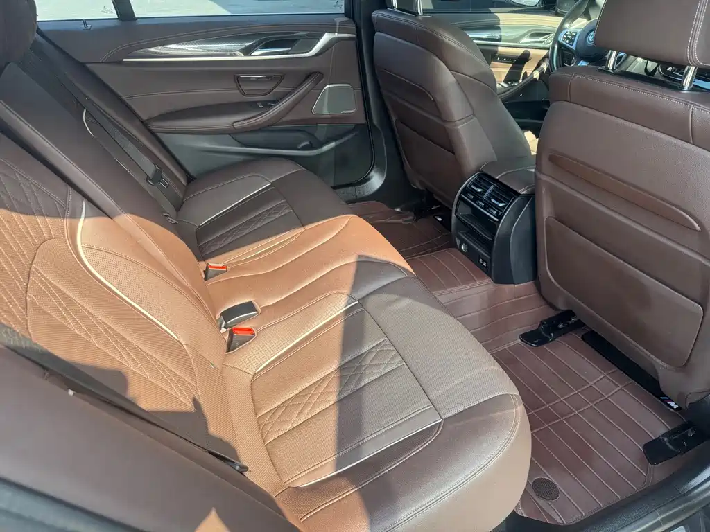 BMW 5 Series New Energy — фото 11