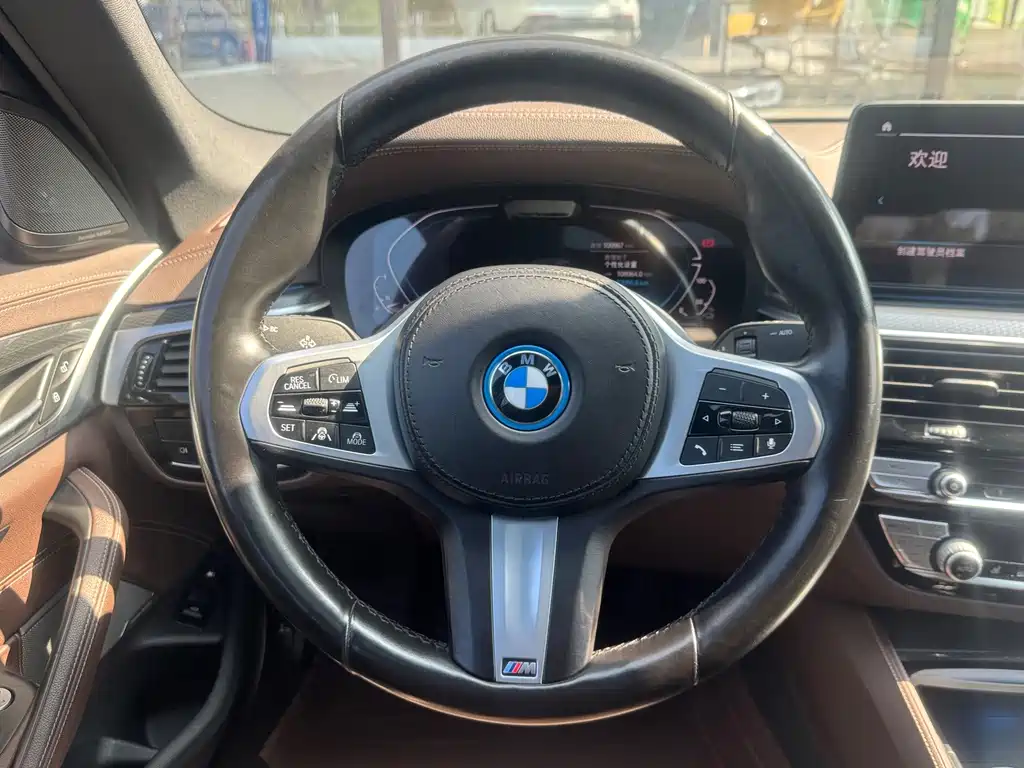 BMW 5 Series New Energy — фото 14