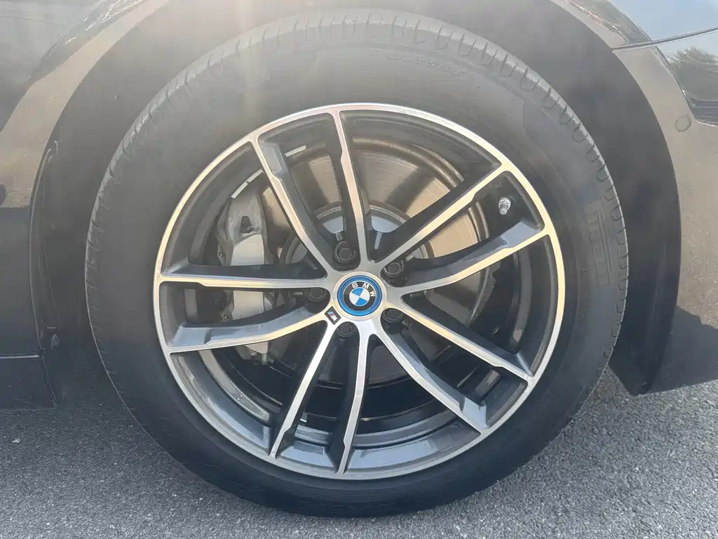 BMW 5 Series New Energy — фото 7