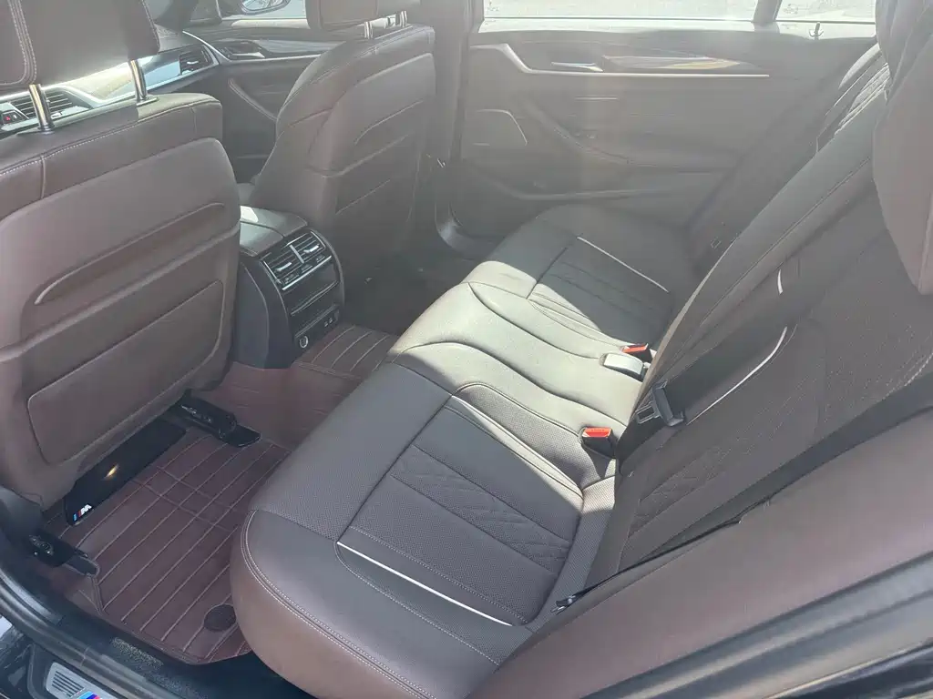 BMW 5 Series New Energy — фото 9