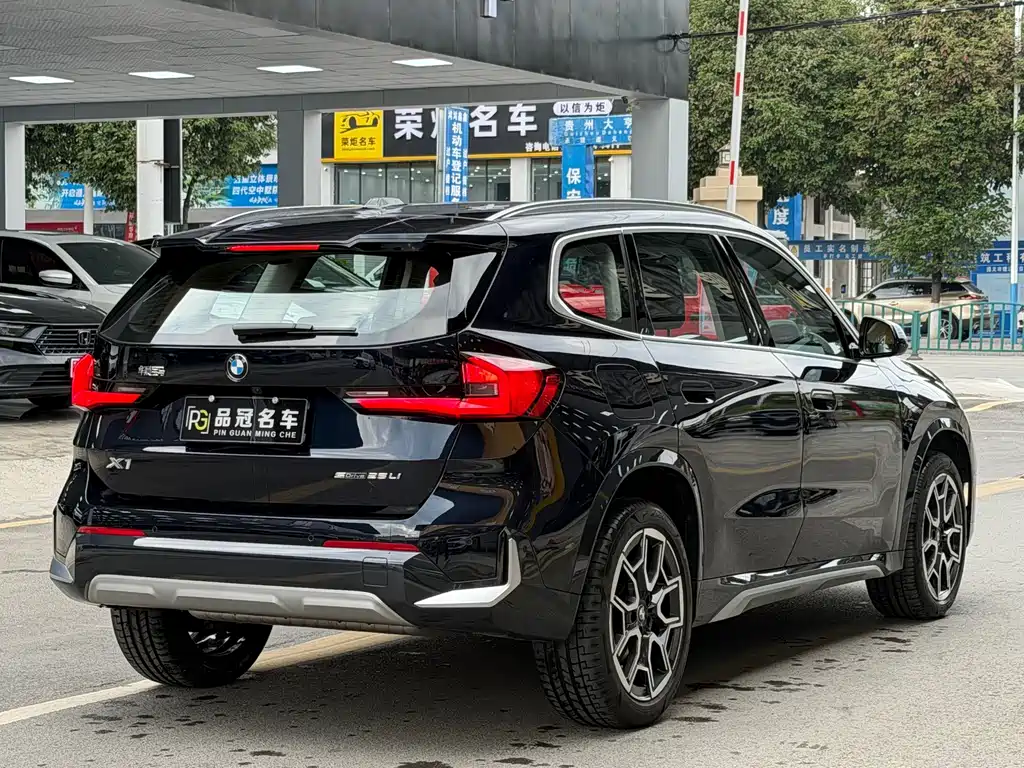 BMW X1 — фото 9