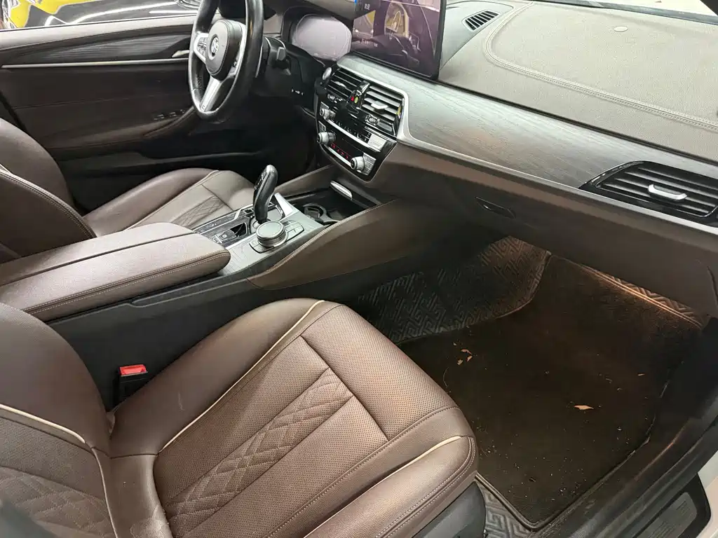 BMW 5 Series — фото 2