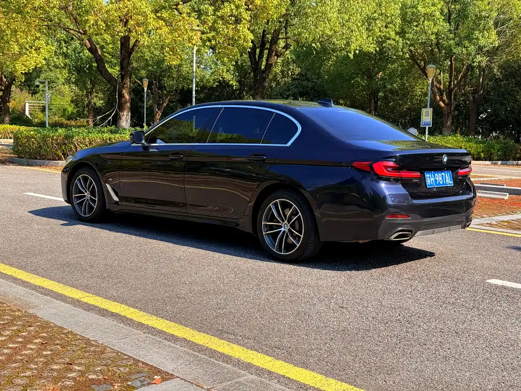 BMW 5 Series — фото 4