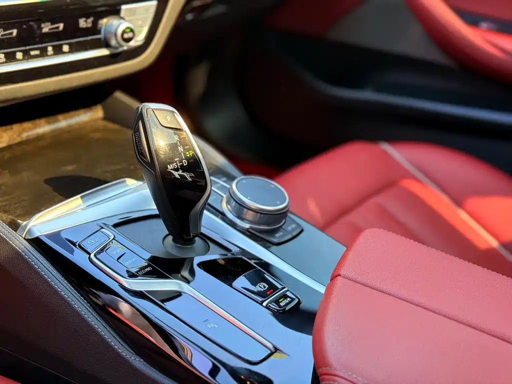 BMW 5 Series — фото 10