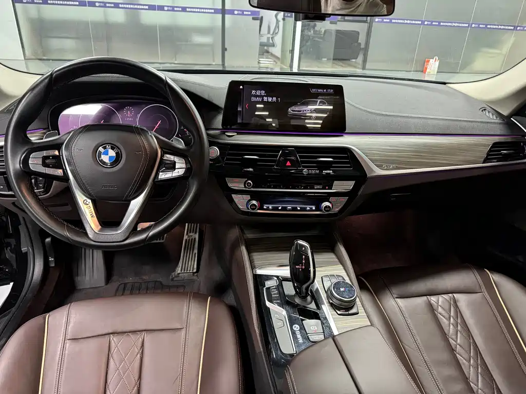 BMW 5 Series — фото 4