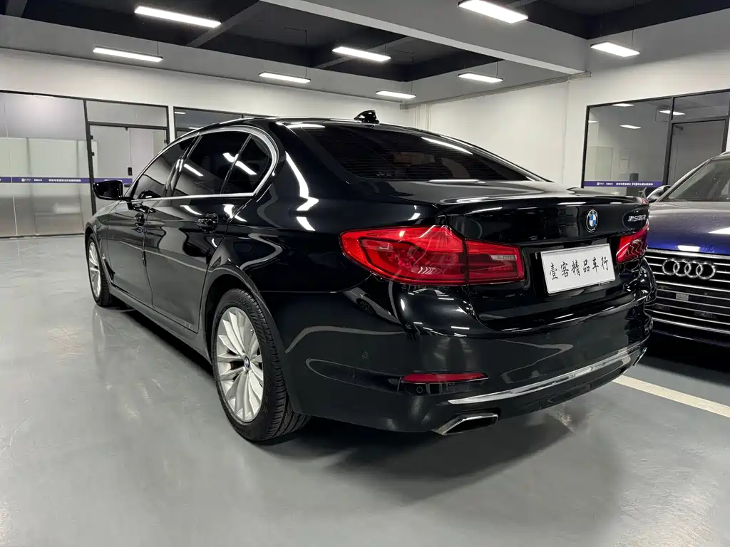 BMW 5 Series — фото 9
