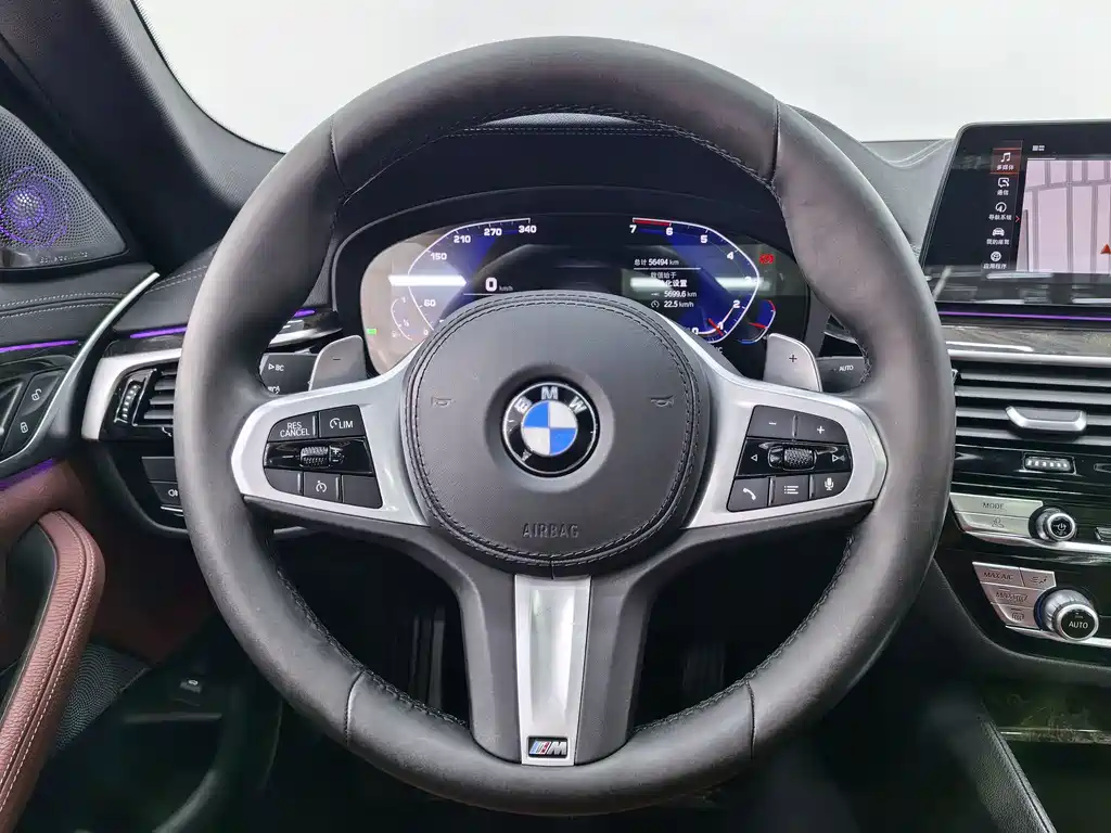 BMW 5 Series — фото 11