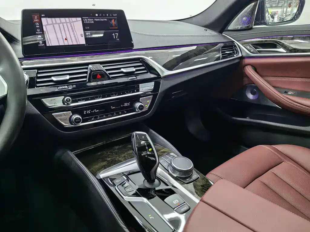 BMW 5 Series — фото 17