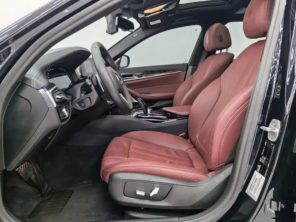 BMW 5 Series — фото 10