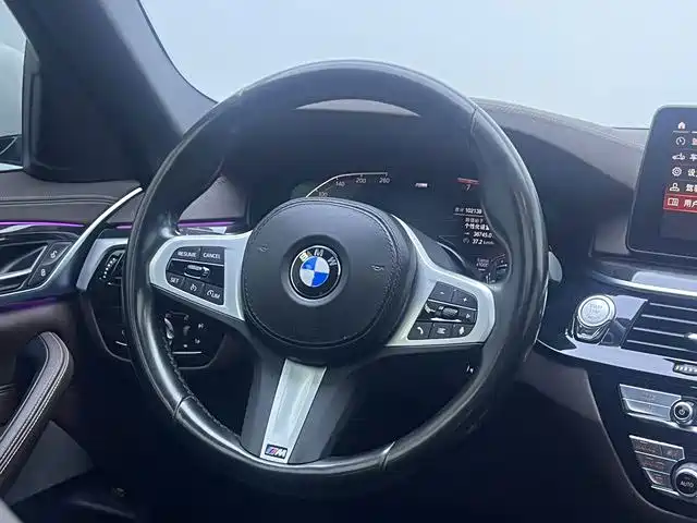 BMW 5 Series — фото 8