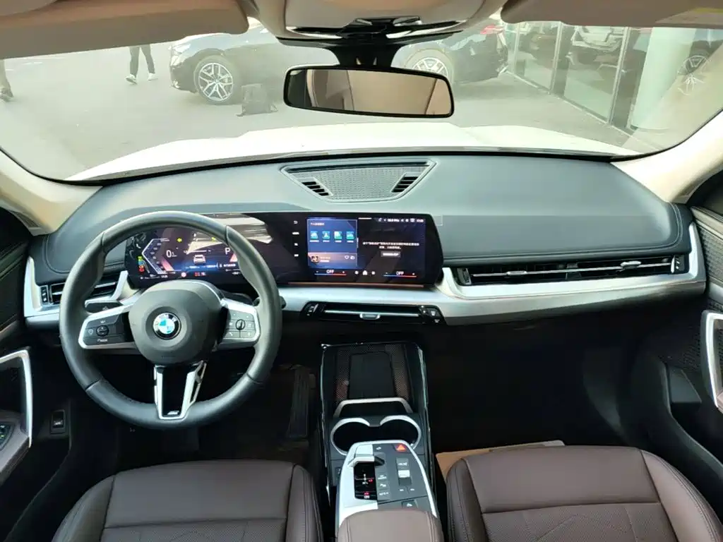 BMW X1 — фото 10