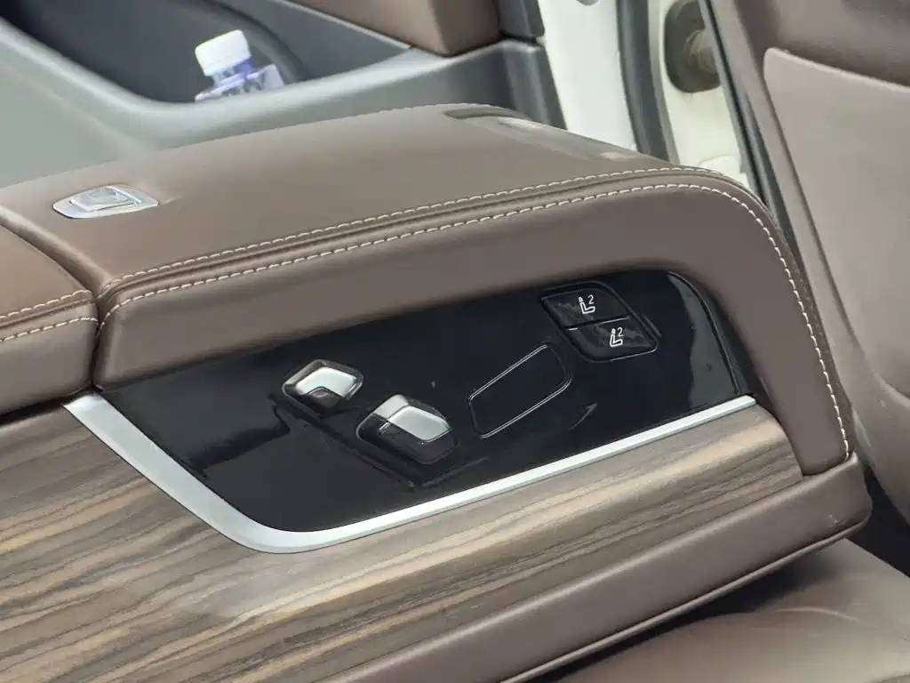 BMW 5 Series — фото 11