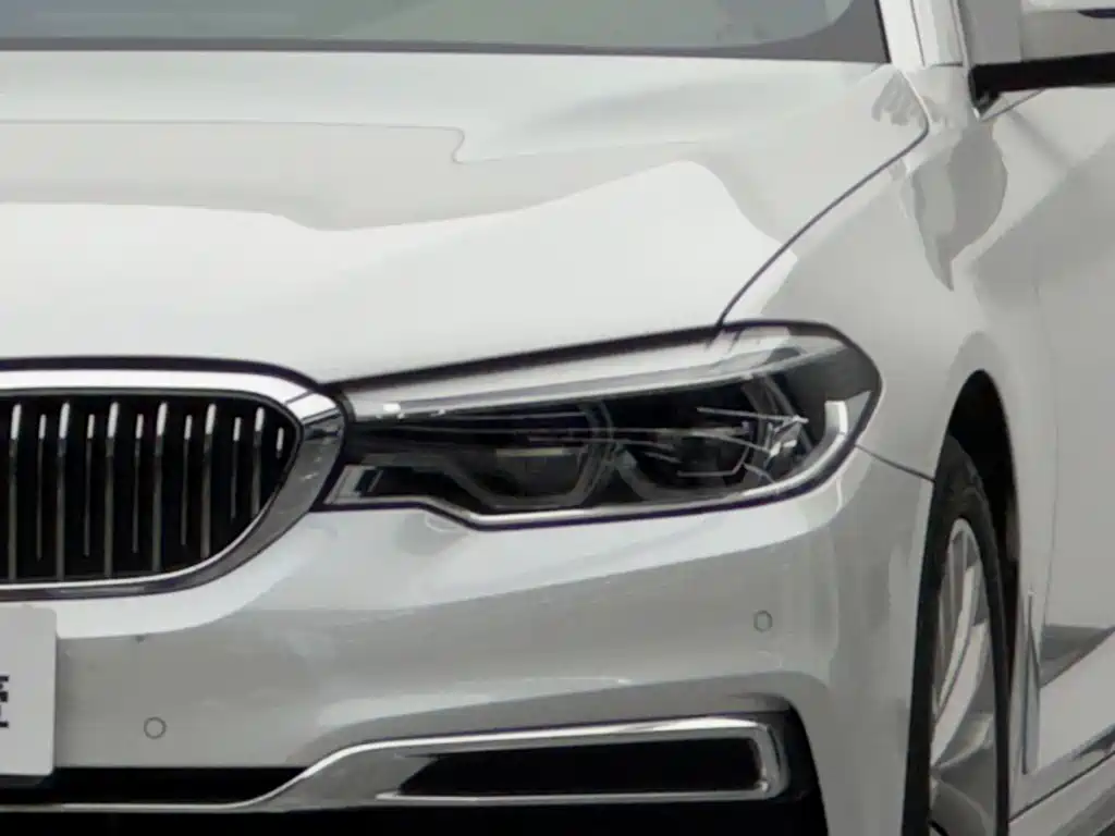 BMW 5 Series — фото 3