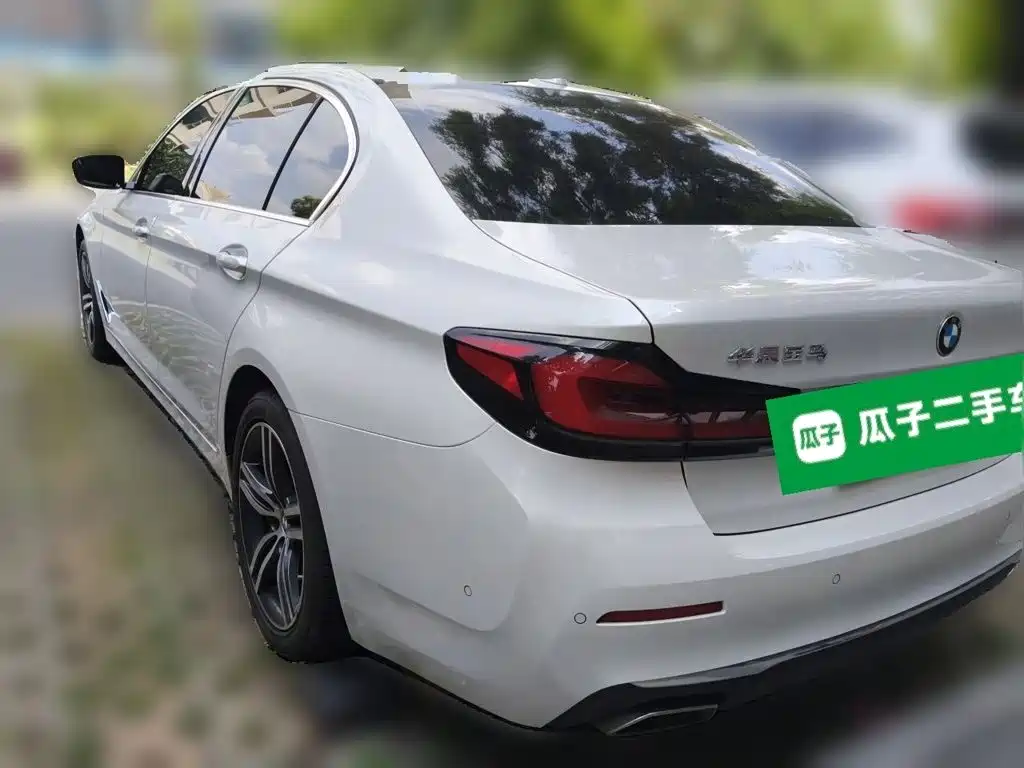 BMW 5 Series — фото 25