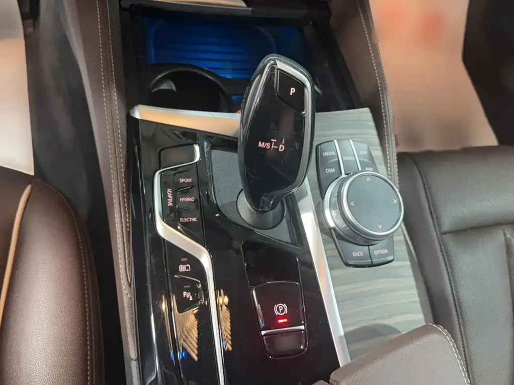 BMW 5 Series New Energy — фото 10