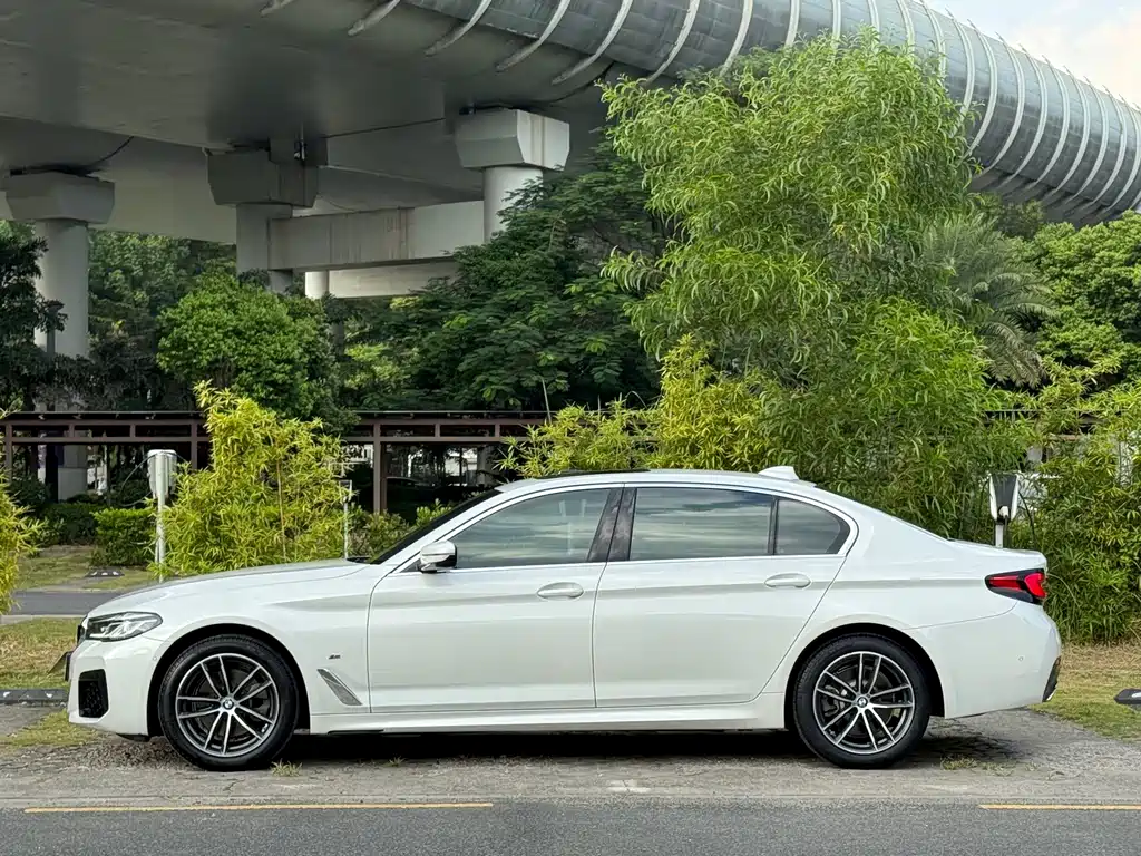 BMW 5 Series — фото 3