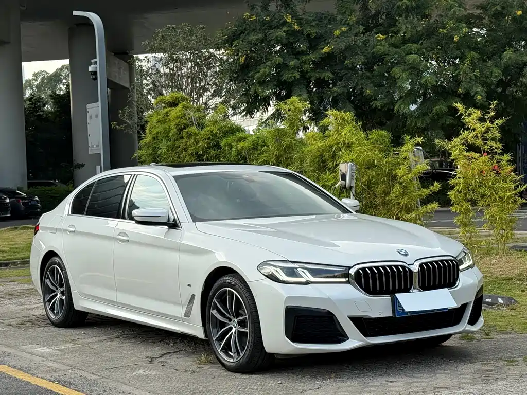 BMW 5 Series — фото 5