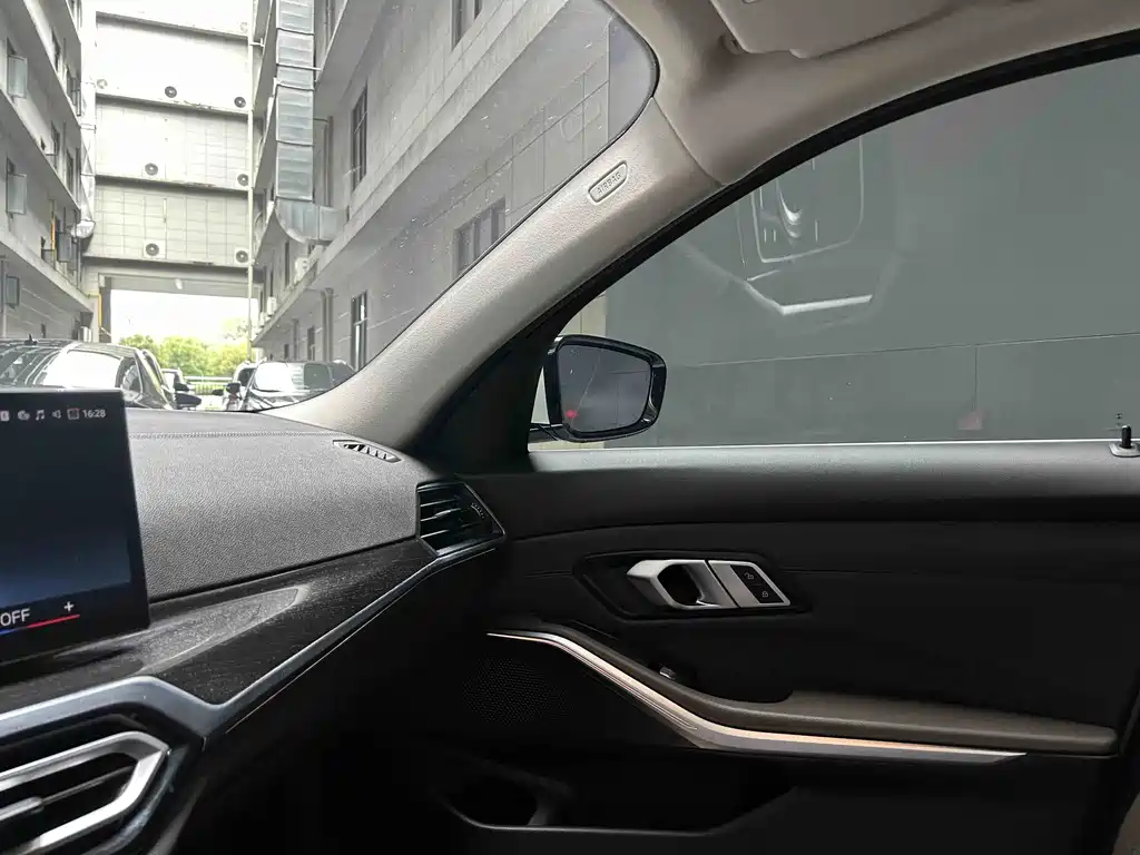 BMW 3 Series — фото 10