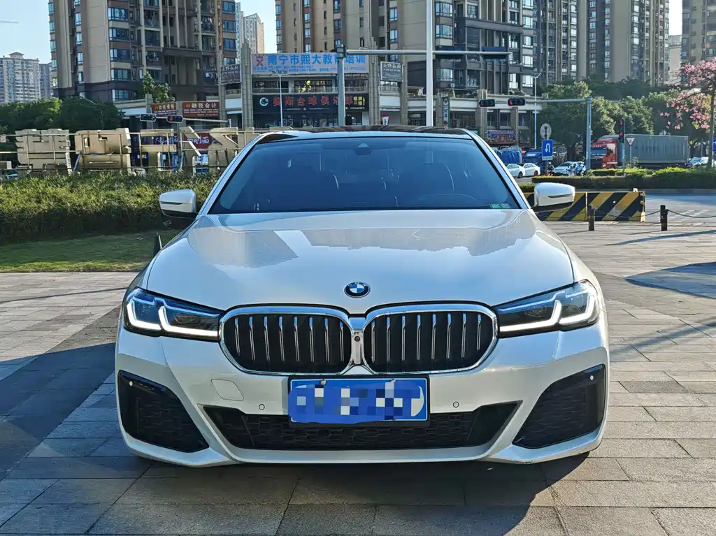 BMW 5 Series — фото 2