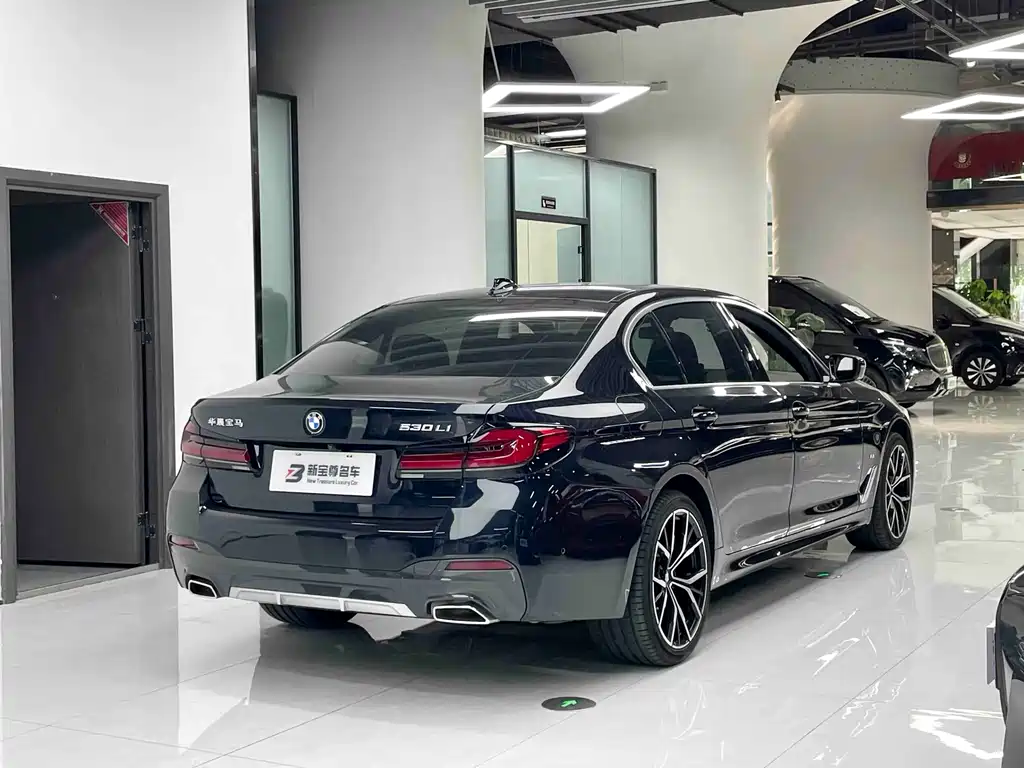 BMW 5 Series — фото 15