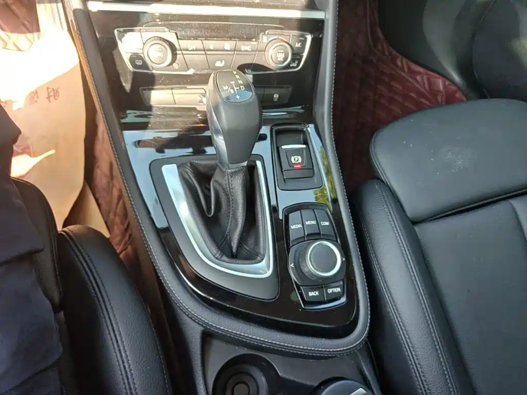BMW 2 Series Active Tourer — фото 14