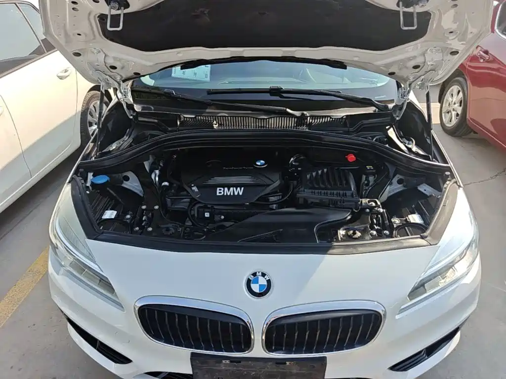 BMW 2 Series Active Tourer — фото 20