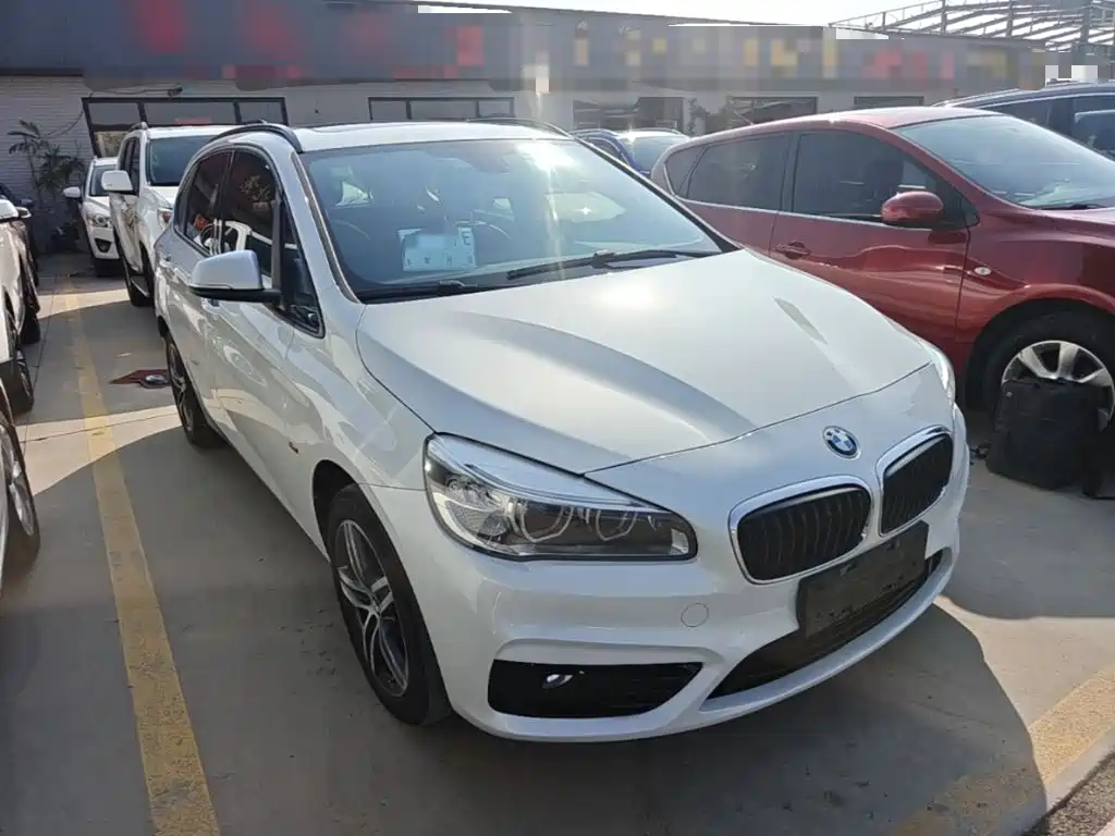 BMW 2 Series Active Tourer — фото 4