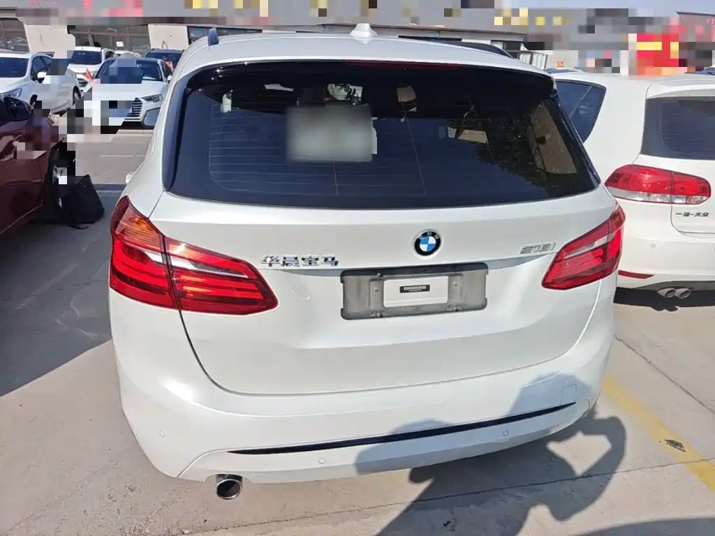 BMW 2 Series Active Tourer — фото 6