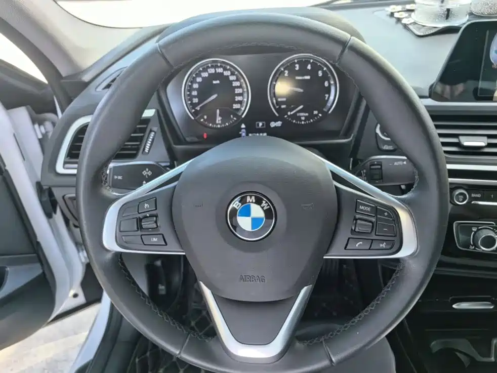 BMW 1 Series — фото 11