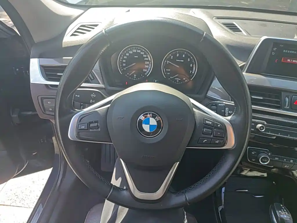 BMW X1 — фото 11