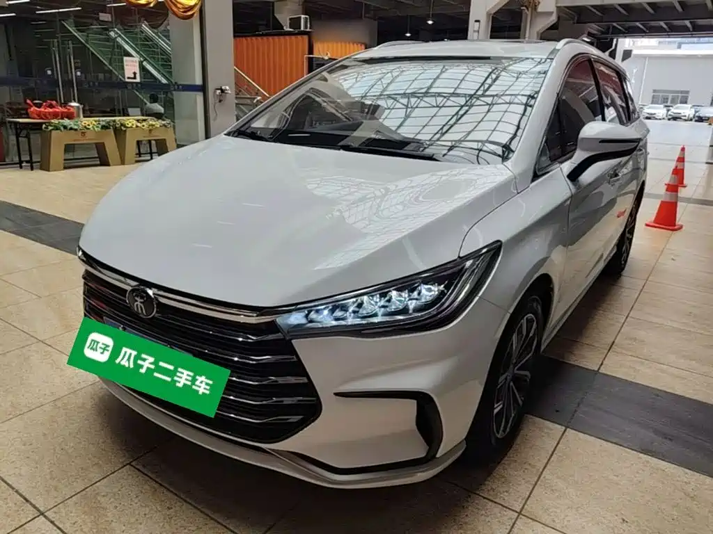 BYD MAX