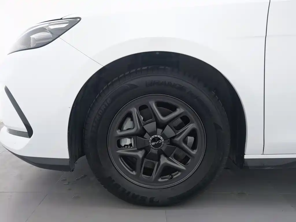 BYD Seal 05 DM-i — фото 17