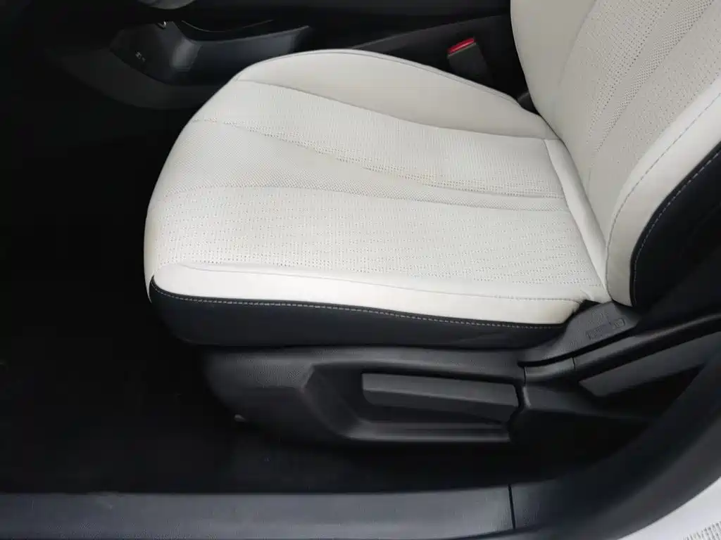 BYD Seal 05 DM-i — фото 20