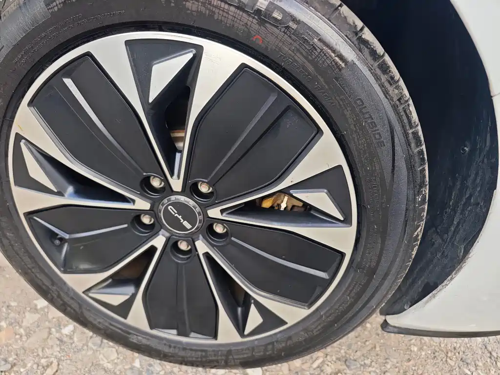 BYD Seal — фото 17