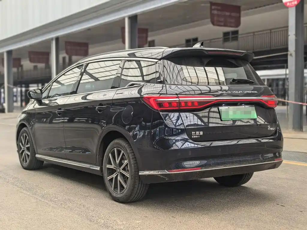 BYD MAX New Energy — фото 11