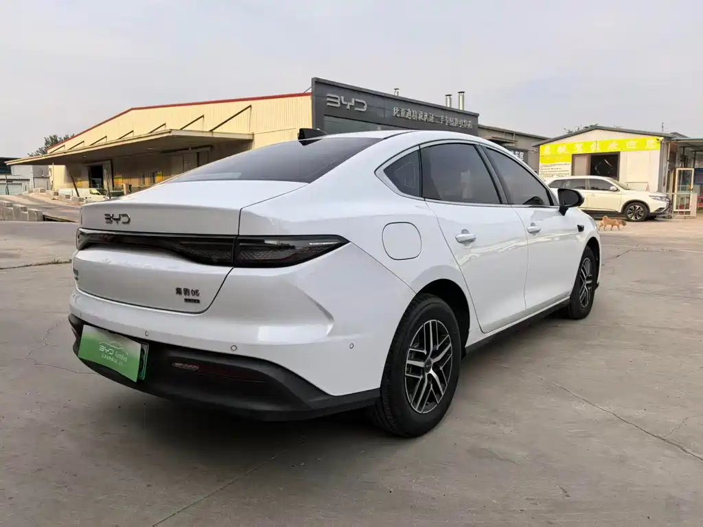 BYD Seal 05 DM-i — фото 10