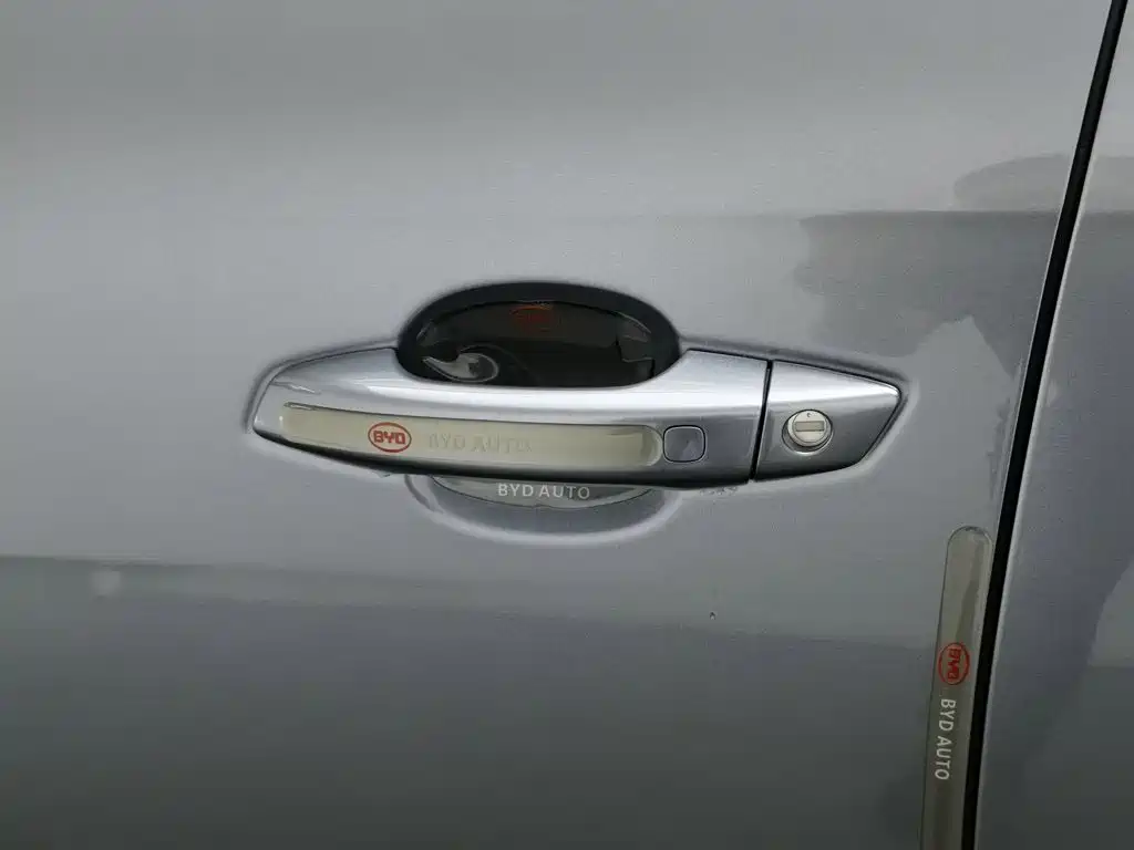 BYD Seal 05 DM-i — фото 18