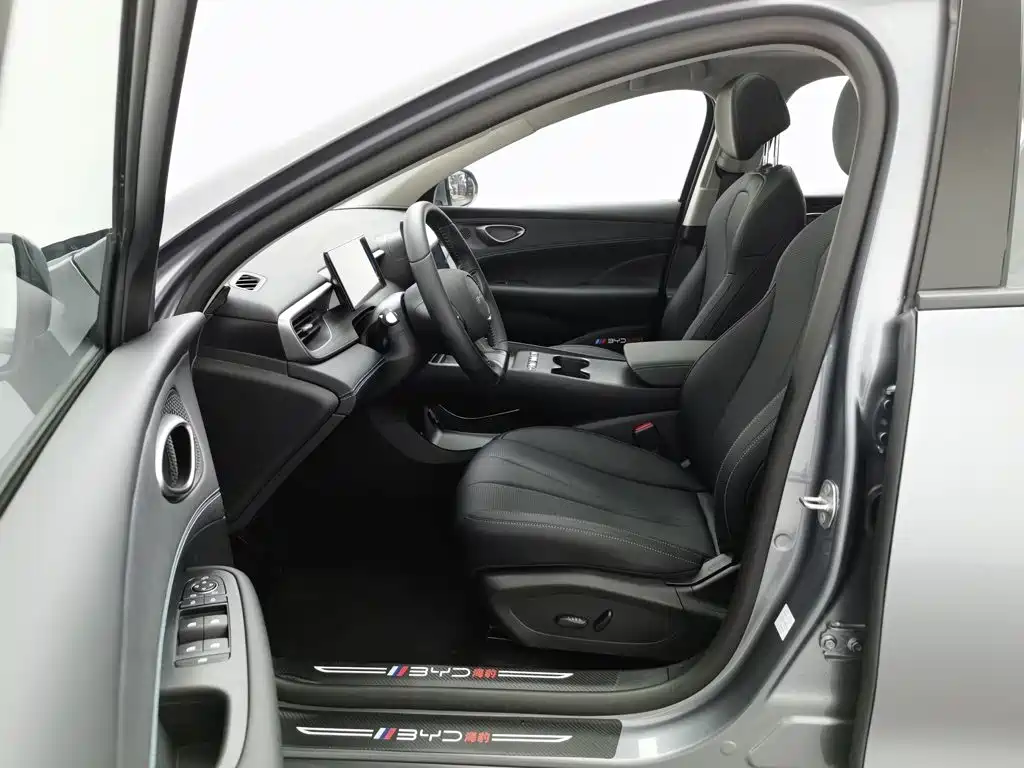 BYD Seal 05 DM-i — фото 10