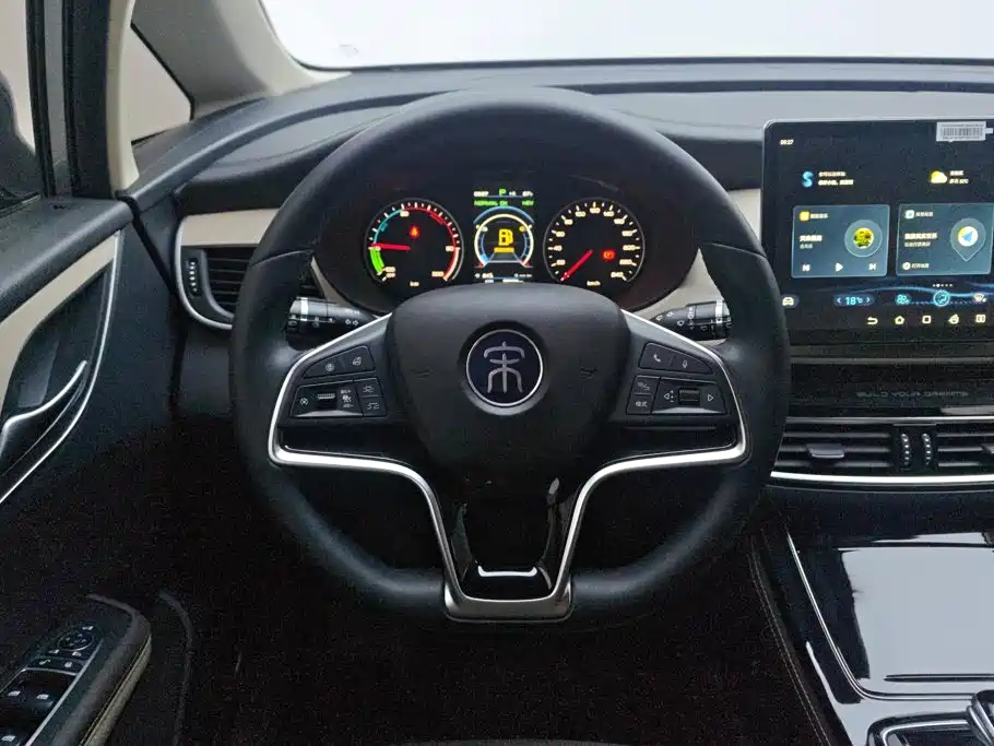 BYD MAX New Energy — фото 15