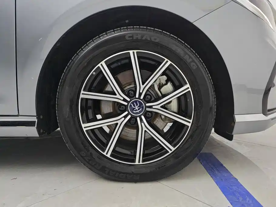 BYD MAX New Energy — фото 6