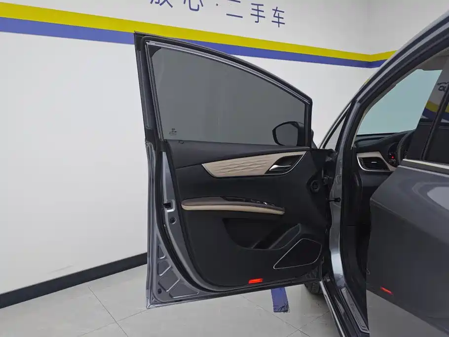 BYD MAX New Energy — фото 7