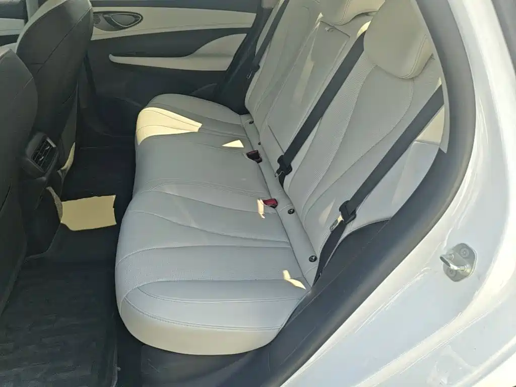 BYD Seal 05 DM-i — фото 14