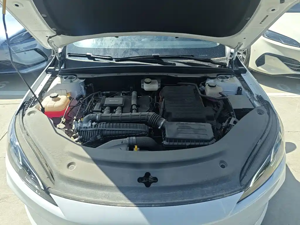 BYD Seal 05 DM-i — фото 17