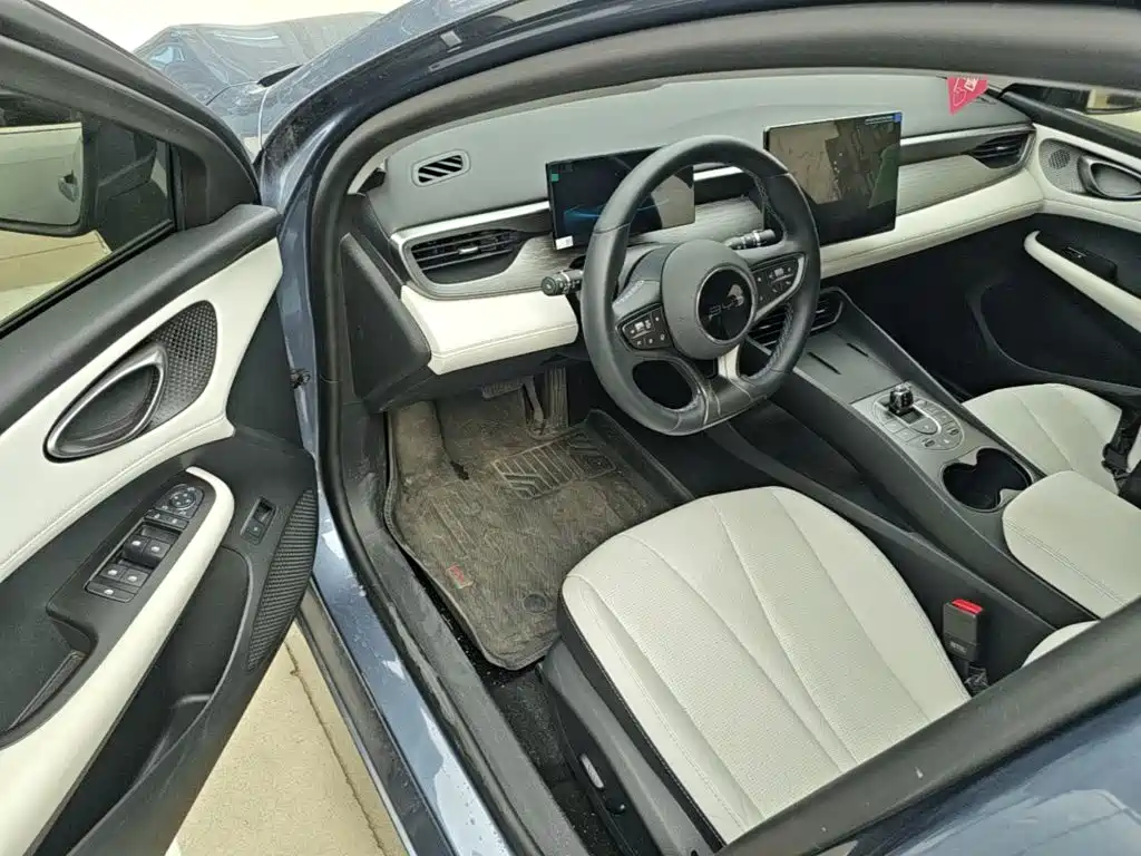 BYD Seal 05 DM-i — фото 21