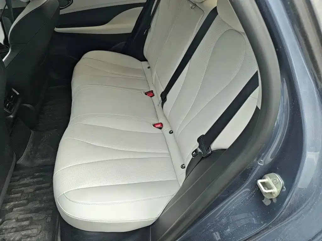BYD Seal 05 DM-i — фото 22