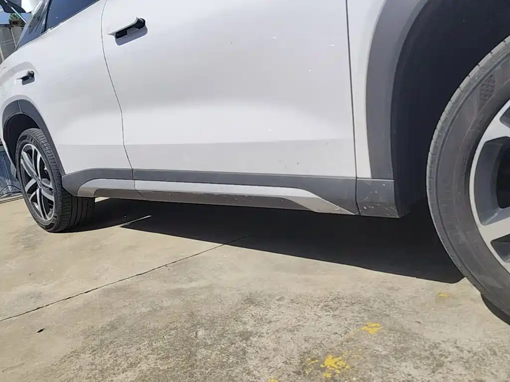 BYD L DM-i — фото 21
